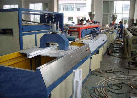 Machine en bois d'extrudeuse de profil du plastique WPC de double vis, ligne d'extrusion de profil de PVC
