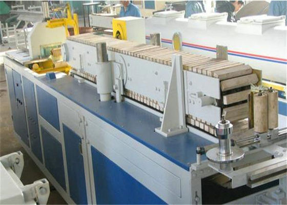 Machine d'extrusion de conseil de bordage de PVC, chaîne de production de profil/extrudeuse en plastique de Profiel