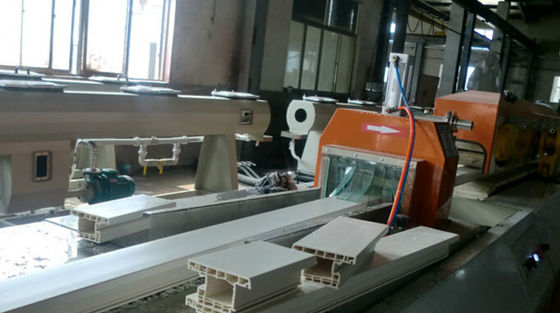 Chaîne de production en plastique de profil de marbre à haute production de PVC certification d'OIN 9001