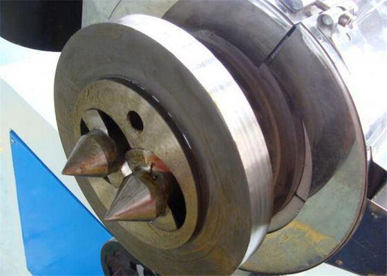 Un bon prix. Ligne automatique d'extrusion de Wpc pour le processus de fabrication de panneau de mousse de PVC en ligne