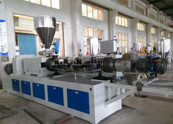 Un bon prix. Double tuyau de PVC faisant des machines, chaîne de production en plastique de tuyau de PVC de double vis en ligne