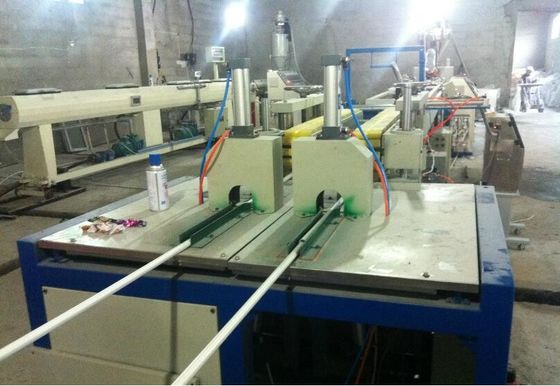 Un bon prix. Ligne en plastique complètement automatique d'extrusion de tuyau de capacité élevée avec le moteur de Siemens en ligne
