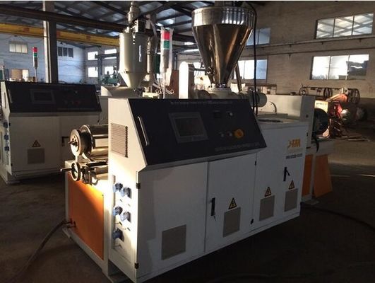 Un bon prix. L'eau fournissant la ligne en plastique d'extrusion de tuyau, machine d'extrusion de tuyau de PVC en ligne