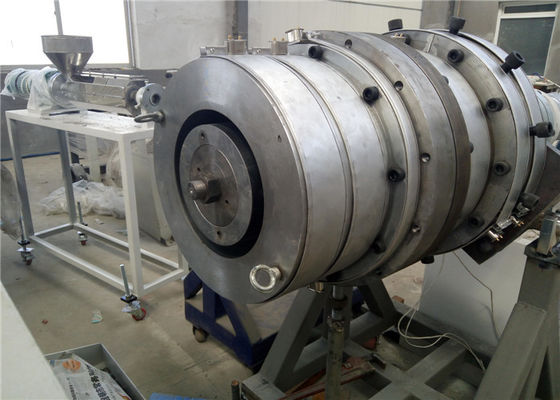 Un bon prix. Tuyau de PE de HFPE faisant la machine arroser la production de tuyau d'approvisionnement de drainage et en eau en ligne