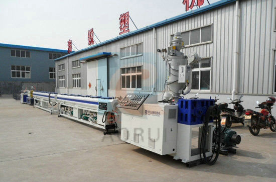 Un bon prix. Machine en plastique complètement automatique d'extrusion, chaîne de production jumelle d'extrusion de tuyau de PVC en ligne