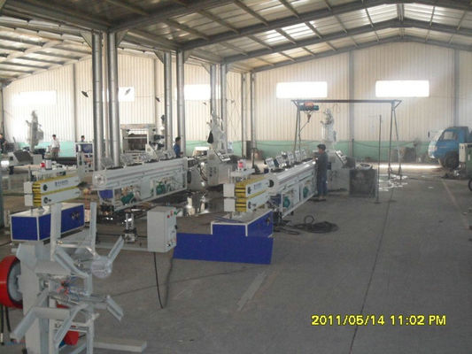 Un bon prix. Ligne en plastique d'extrusion de tuyau, tuyau de conduit de PVC faisant la machine en ligne