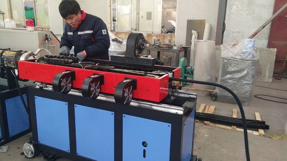 Un bon prix. La ligne en plastique durable d'extrusion de tuyau/mur de PE double a ridé le tuyau faisant la machine en ligne