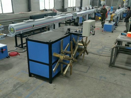 Un bon prix. SJ75/33 Extrudeuse à vis unique pour tuyaux HDPE, machine de fabrication de tuyaux PE en ligne