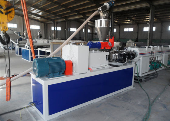 Un bon prix. Ligne en plastique d'extrusion de tuyau de PVC SJSZ51/105 pour l'approvisionnement et les eaux d'égout en eau d'agriculture en ligne