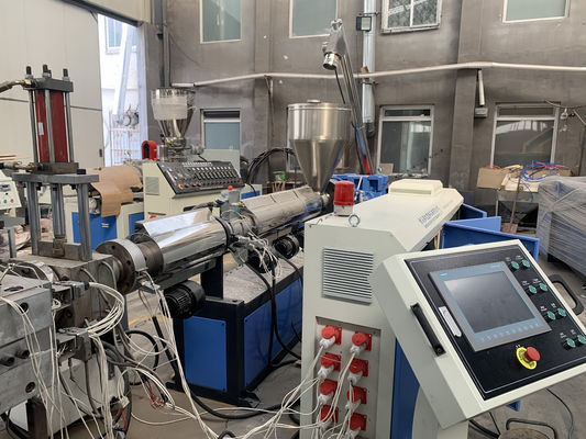 Un bon prix. Ligne en plastique anti désagrégation d'extrusion de panneau de PVC de la vis jumelle 30mm en ligne