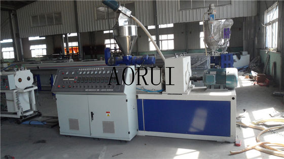 Un bon prix. Machine en plastique de boudineuse à vis de double de tuyau d'UPVC pour l'approvisionnement en eau, ligne d'extrusion de tuyau de CPVC en ligne