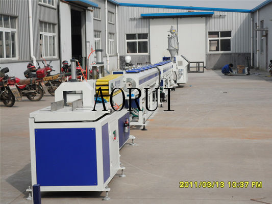 Un bon prix. Machine en plastique d'extrusion de tuyau d'UPVC pour agricole, chaîne de production de tuyau de PVC en ligne