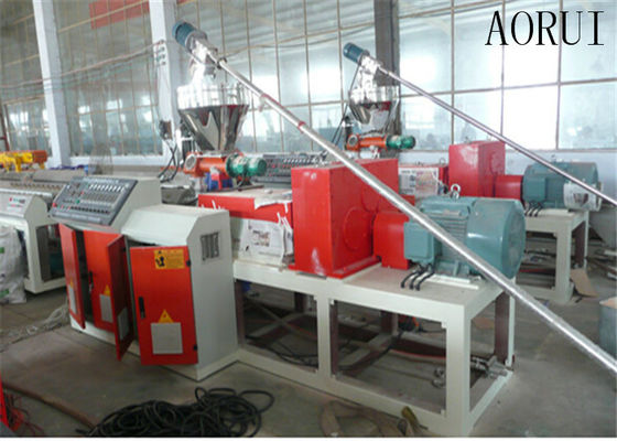 Un bon prix. Ligne en plastique d'extrusion de profil de plate-forme de WPC en ligne