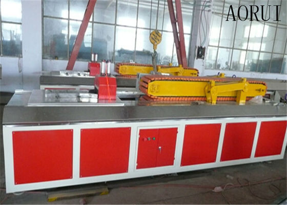 Un bon prix. Chaîne de production en plastique en bois décorative de machines en plastique de profil de cuisine de Faux en ligne