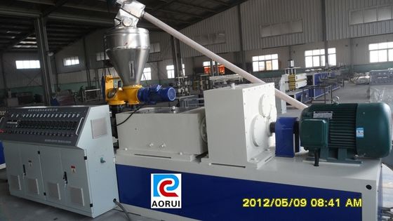 Un bon prix. ligne en plastique d'extrusion de profil de la fenêtre 50hz, profil en plastique de machine d'extrudeuse de profil de PVC WPC faisant la machine en ligne