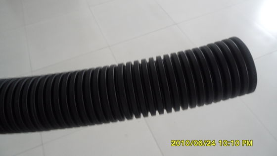Un bon prix. Machines simples de boudineuse à vis pour le tuyau de renfort en spirale de carbone de PE en ligne
