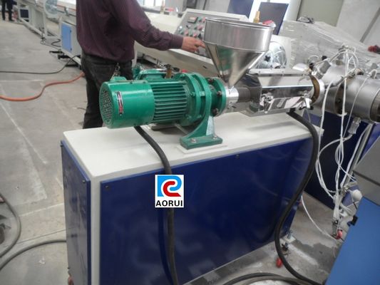 Un bon prix. Ligne en plastique d'extrusion de tuyau, PE chaud et chaîne de production de tuyau d'eau froide en ligne