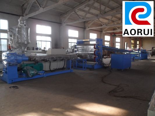 Un bon prix. Ligne de production de panneaux de meubles en PVC à commande PLC 1220 mm Machine de production de feuilles de mousse en PVC en ligne