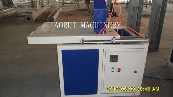Un bon prix. Machine en plastique d'extrudeuse de profil de Cabinet de WPC, extrudeuse en plastique de profil de WPC en ligne