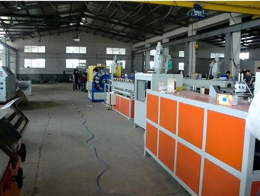 Un bon prix. Usine en plastique de tuyau de tuyau de PVC de machine en plastique d'extrusion en ligne