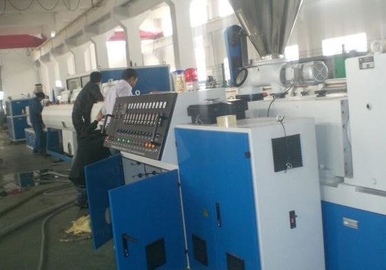 Un bon prix. 50HZ choisissent la machine en plastique d'extrusion de tuyau de vis, la chaîne de production de tuyau de PE L'UL CSA de la CE en ligne