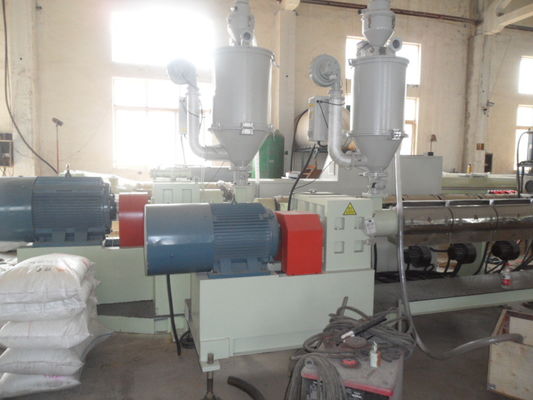 Un bon prix. Chaîne de production en plastique de conseil nouveau calibre de style de construction de PVC faisant la machine en ligne