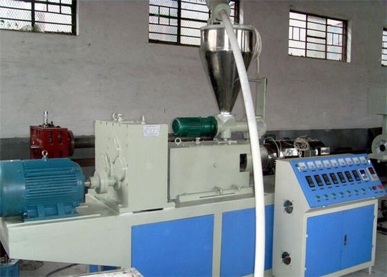 Un bon prix. Ligne en plastique complètement automatique d'extrusion de profil pour le CE ISO9001 de panneau de porte en ligne