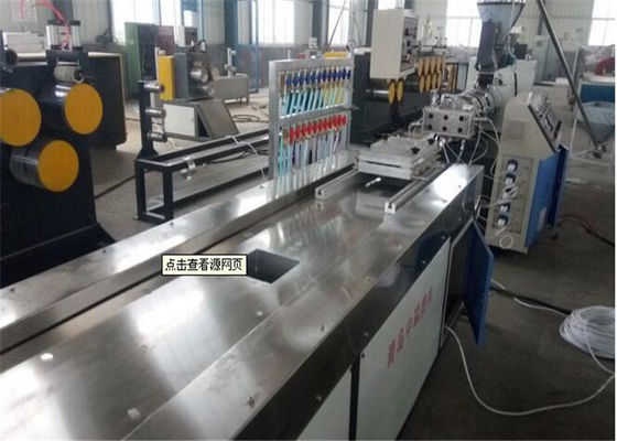 Un bon prix. Ligne en plastique complètement automatique d'extrusion de profil, profil de PVC faisant des machines pour la fenêtre en ligne