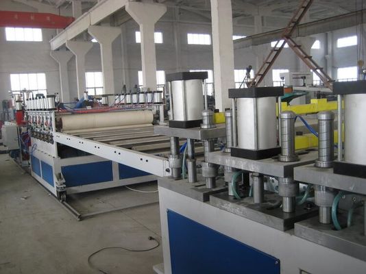Un bon prix. Ligne jumelle d'Extruson de calibre de la vis WPC Contruction, extrudeuse de calibre de construction en ligne