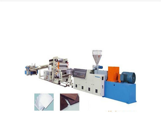 Un bon prix. Machine en plastique en bois d'extrudeuse de jumeau de Cabinet, chaîne de production de panneau des meubles WPC en ligne
