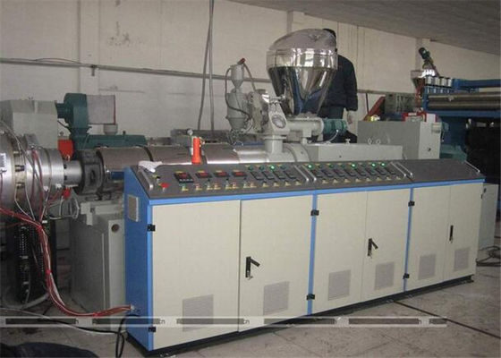 Un bon prix. Double tuyau de PVC faisant l'extrusion en plastique rayer l'extrudeuse de tuyau de jumeau de PE de PVC pp en ligne