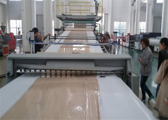 Un bon prix. Ligne en plastique production en pierre de marbre artificielle d'extrusion de feuille de PVC de deux extrudeuses de feuille en ligne