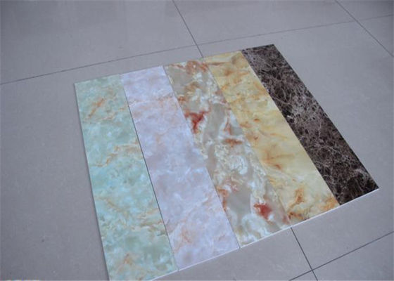 Un bon prix. Double ligne consommation d'extrusion de feuille de PVC de marbre de vis de puissance faible en ligne