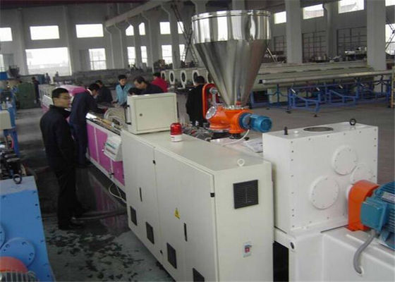 Un bon prix. Profil en plastique de PVC de machine d'extrudeuse de PVC faisant la machine pour la fenêtre/porte en ligne