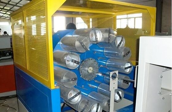 Un bon prix. Ligne en plastique d'extrusion de double vis, machine molle de tissu-renforcé d'extrudeuse de tuyau de PVC en ligne