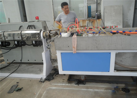 Ligne d'extrusion de profilés plastiques personnalisée Technologie de traitement avancée Port de Qingdao