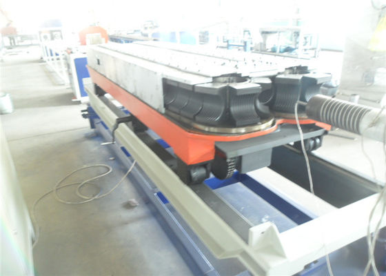 Un bon prix. la PA 20m/Min a ridé la ligne en plastique bonne flexibilité d'extrusion de tuyau en ligne
