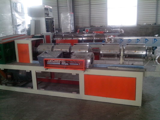 Un bon prix. L'ANIMAL FAMILIER en plastique pp attachent la chaîne de production de processus/courroie d'extrusion de bande complètement automatique en ligne