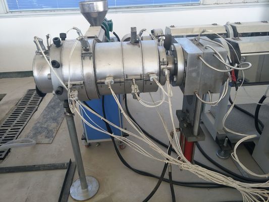 Un bon prix. Chaîne de production en plastique de tuyau du HDPE PPR de PE avec la garantie de 1 an, à faible bruit en ligne