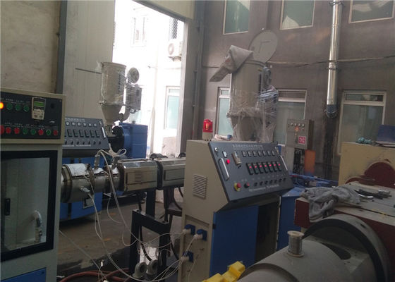 Un bon prix. Machine en plastique d'extrusion de tuyau de PE, tube en plastique de tuyau en spirale de carbone faisant la machine en ligne