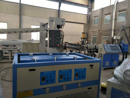 Un bon prix. Ligne de production de panneaux en mousse de PVC Machine de fabrication de panneaux en mousse de PVC Celuka en ligne