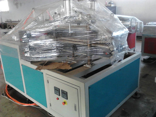 Un bon prix. Le PVC jumellent l'extrudeuse de tuyau, ligne en plastique d'extrusion de tuyau/machines en ligne
