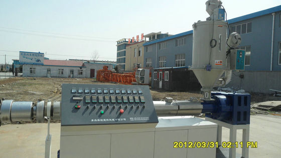 Un bon prix. Machine en plastique à grande vitesse d'extrusion, ligne chaude d'extrusion de tuyau d'eau froide pour l'approvisionnement en eau en ligne