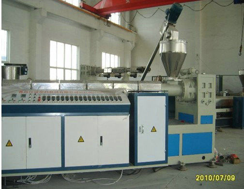 Un bon prix. Ligne en plastique production d'extrusion de machine de tuyau d'approvisionnement en gaz de PE de tube de pp Ppr en ligne
