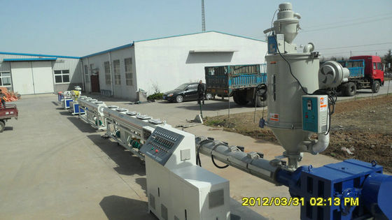 Un bon prix. La ligne en plastique automatique d'extrusion de tuyau pour PP-R se refroidissent/tuyau eau chaude en ligne