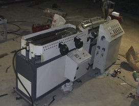 Un bon prix. Extrudeuse ondulée à mur unique de tuyau, machine en plastique d'extrusion en ligne