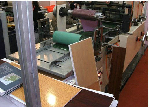 Un bon prix. Ligne composée en plastique en bois à grande vitesse d'extrusion de profil de la chaîne de production/PVC Wpc en ligne