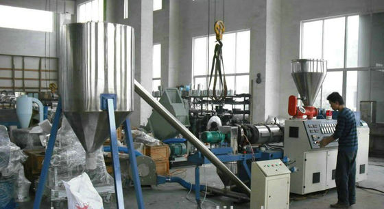 Un bon prix. Les granules en plastique de coupe chaude de PVC usinent/les machines 60KW de pelletisation en ligne