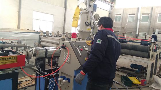Un bon prix. Ligne en plastique d'extrusion de PE à mur unique ondulé flexible en plastique avec le certificat de la CE ISO9001 en ligne