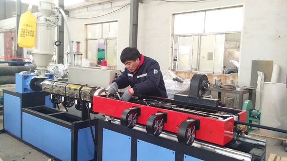 Un bon prix. Ligne ondulée à mur unique résistant à hautes températures d'extrusion de tuyau de conduit de PE de pp en ligne